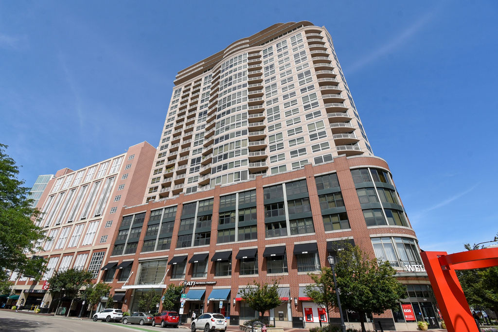 807 DAVIS Street Unit: 1610