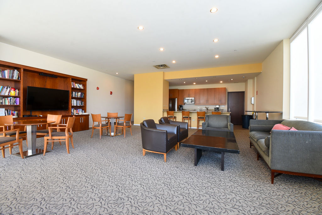 807 DAVIS Street Unit: 1610