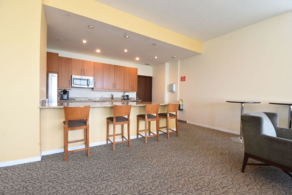 807 DAVIS Street Unit: 1610