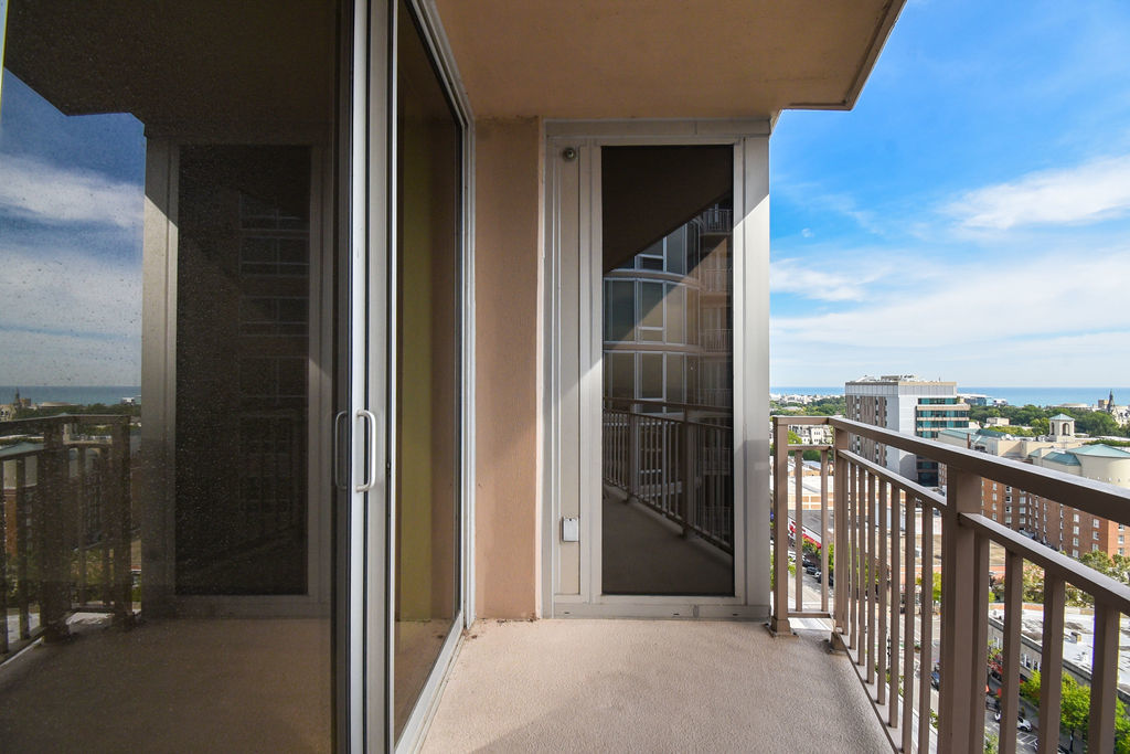 807 DAVIS Street Unit: 1610