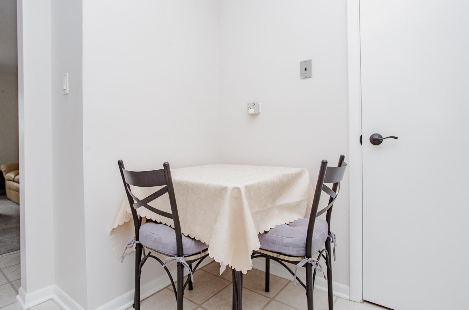 701 W Central Road Unit: B4