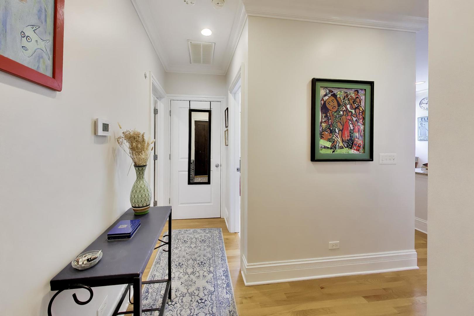1427 W Elmdale Avenue Unit: 2B