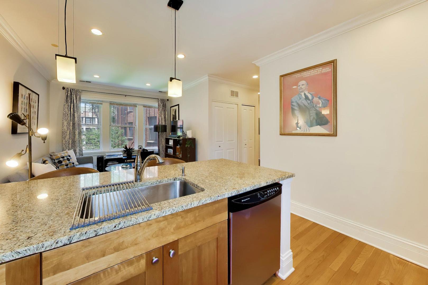 1427 W Elmdale Avenue Unit: 2B