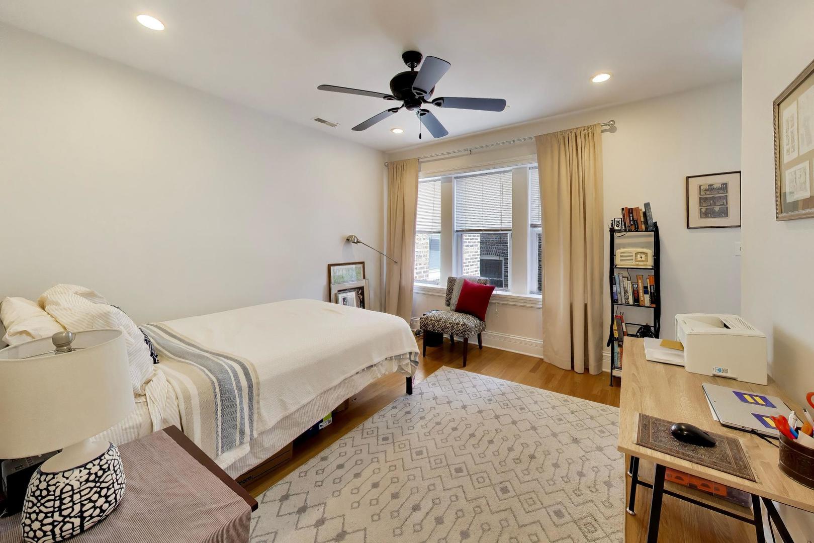 1427 W Elmdale Avenue Unit: 2B