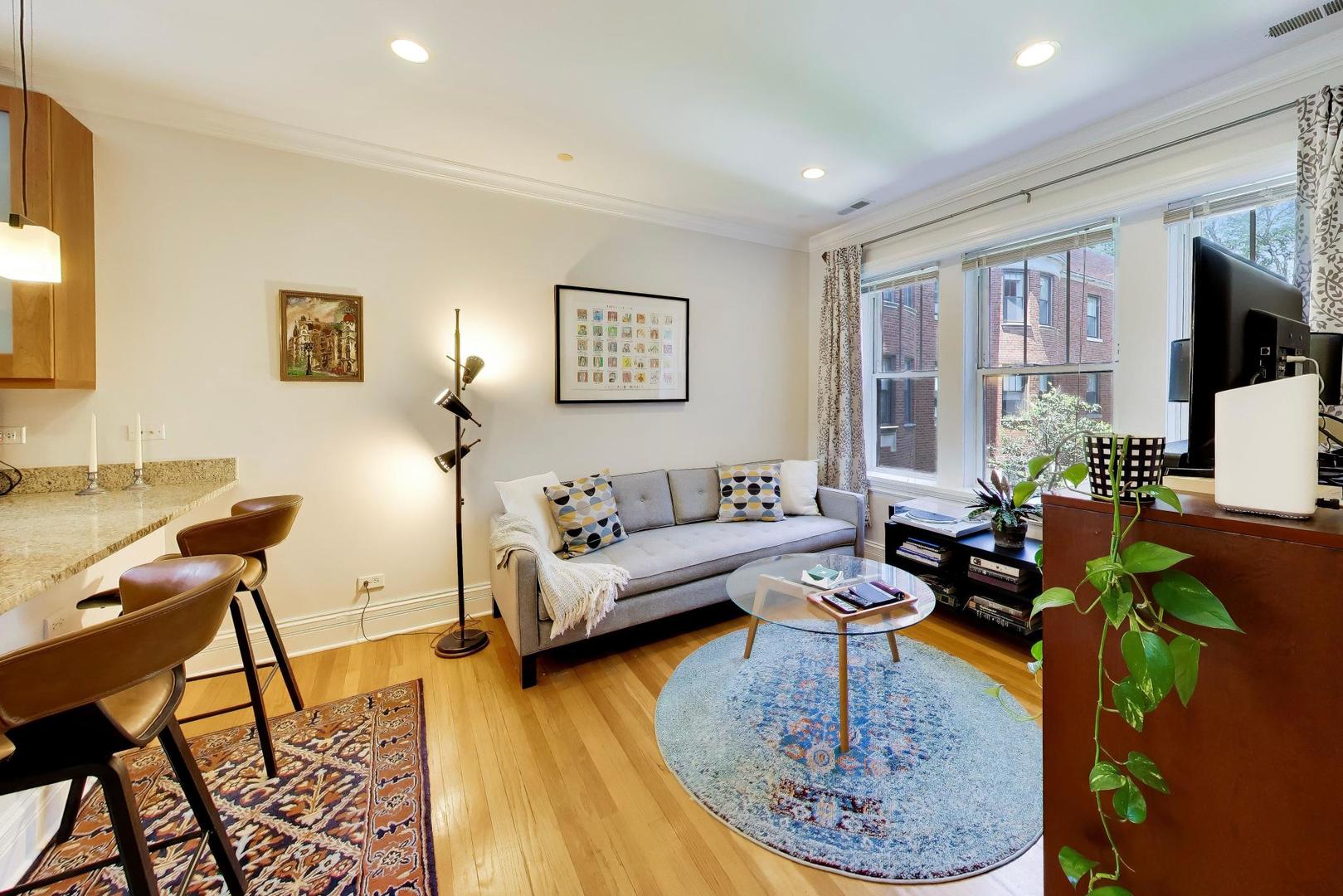1427 W Elmdale Avenue Unit: 2B