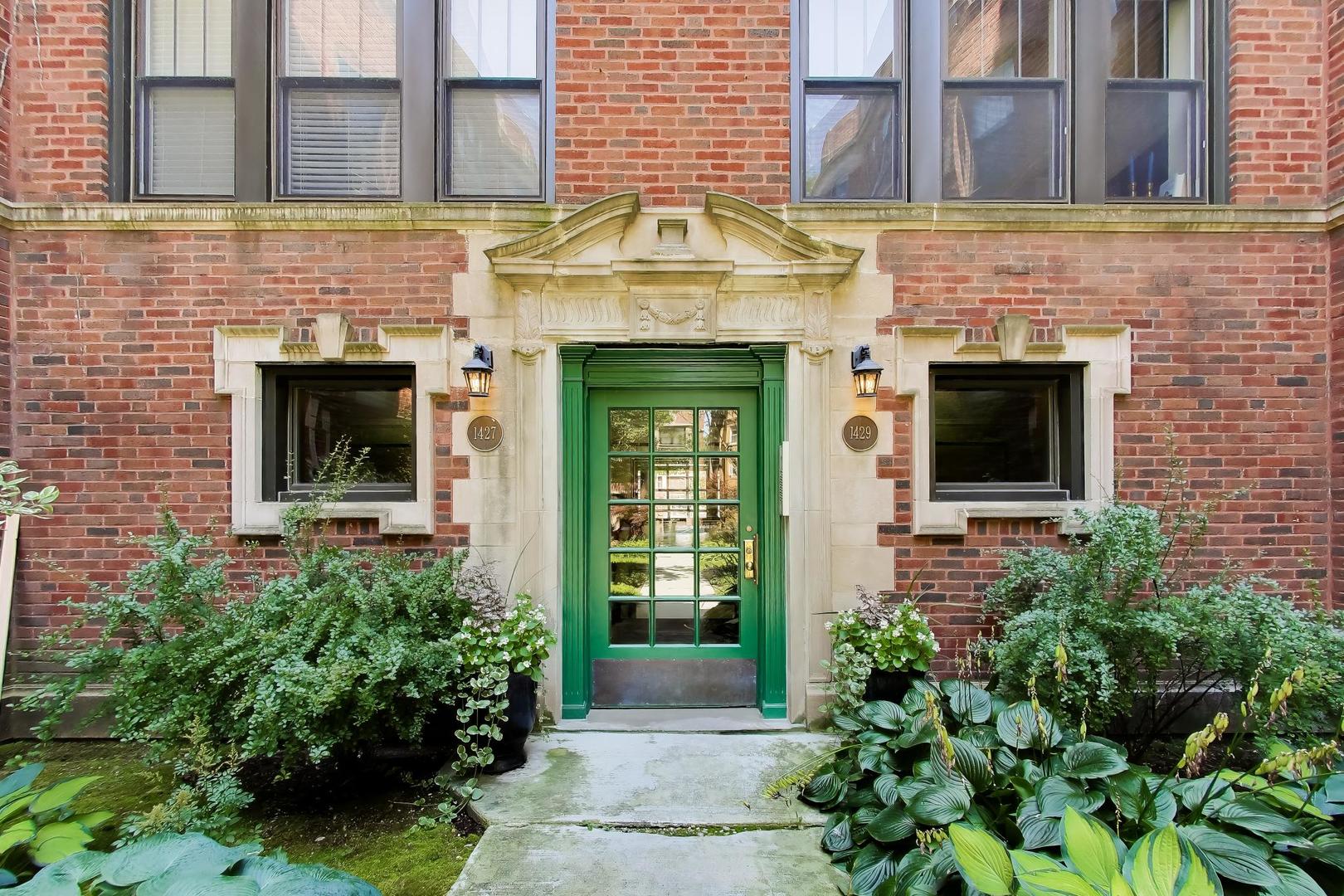 1427 W Elmdale Avenue Unit: 2B