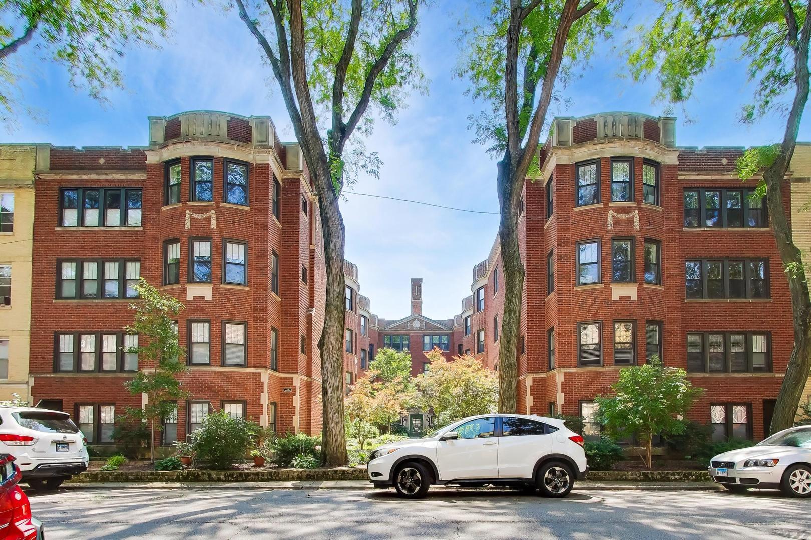 1427 W Elmdale Avenue Unit: 2B