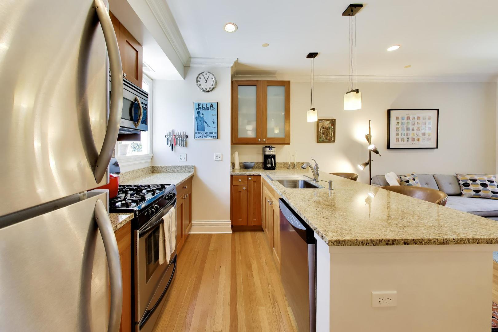 1427 W Elmdale Avenue Unit: 2B