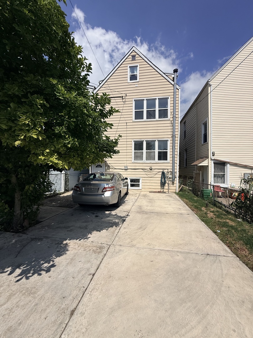 2943 N Allen Avenue Unit: 1