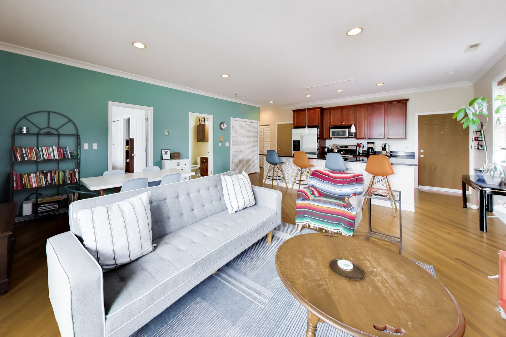 3752 W Leland Avenue Unit: 3S