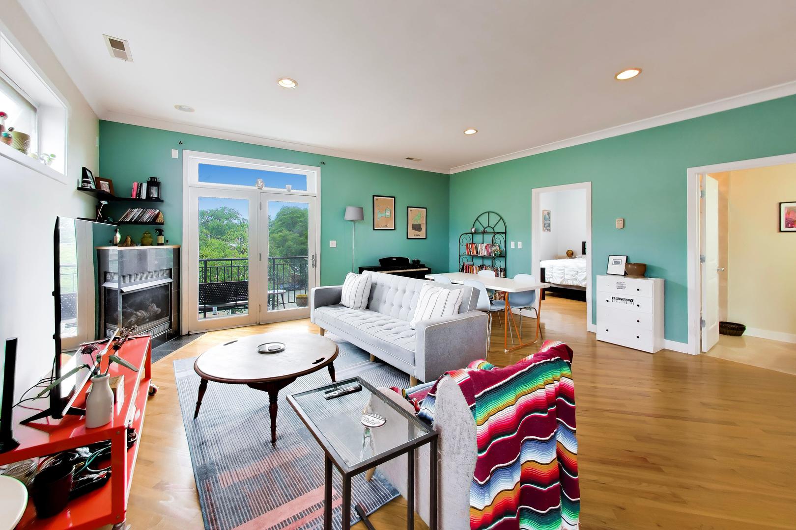 3752 W Leland Avenue Unit: 3S