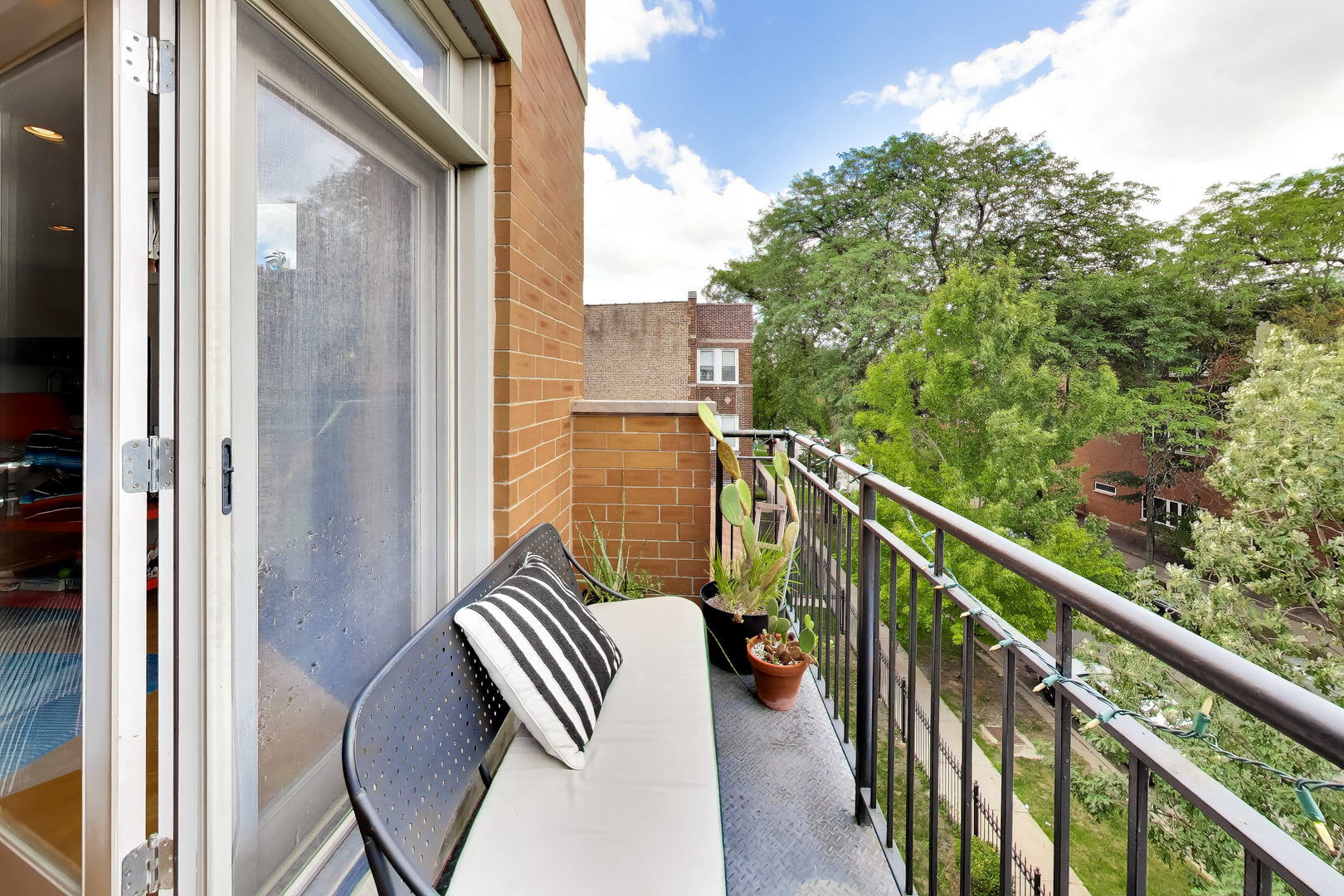 3752 W Leland Avenue Unit: 3S