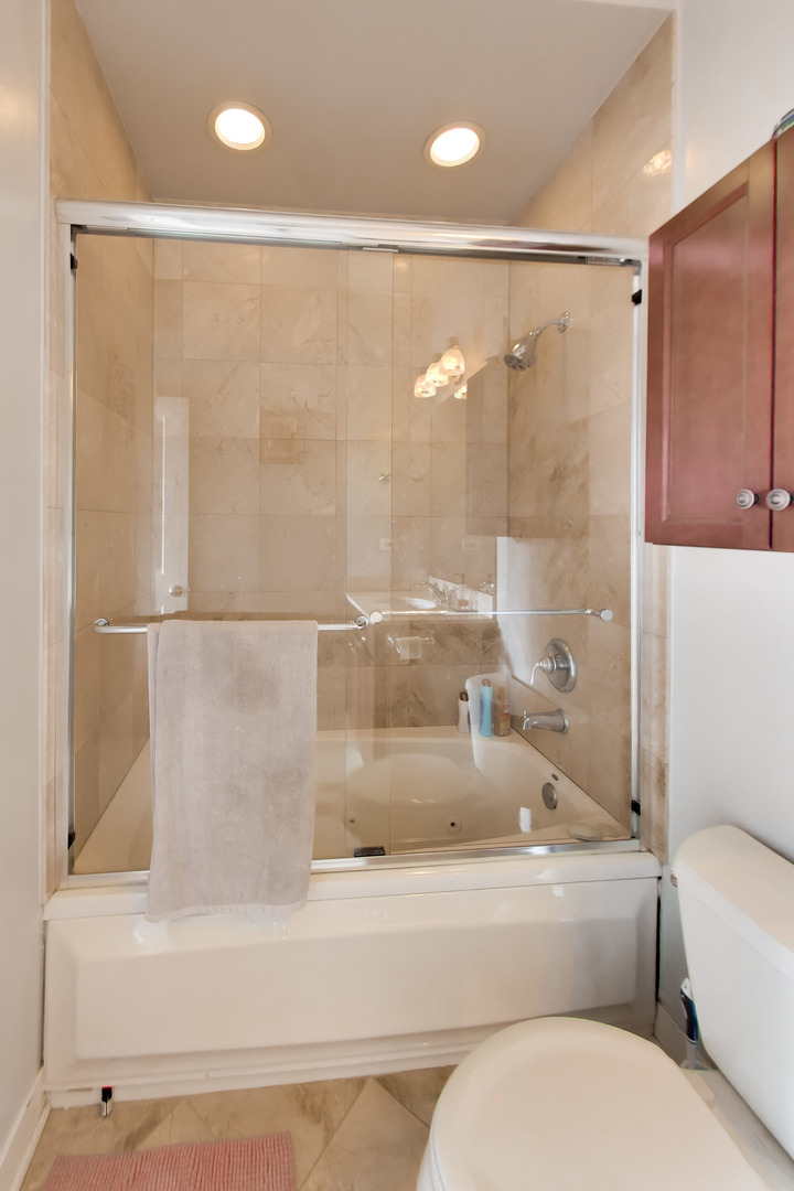 3752 W Leland Avenue Unit: 3S