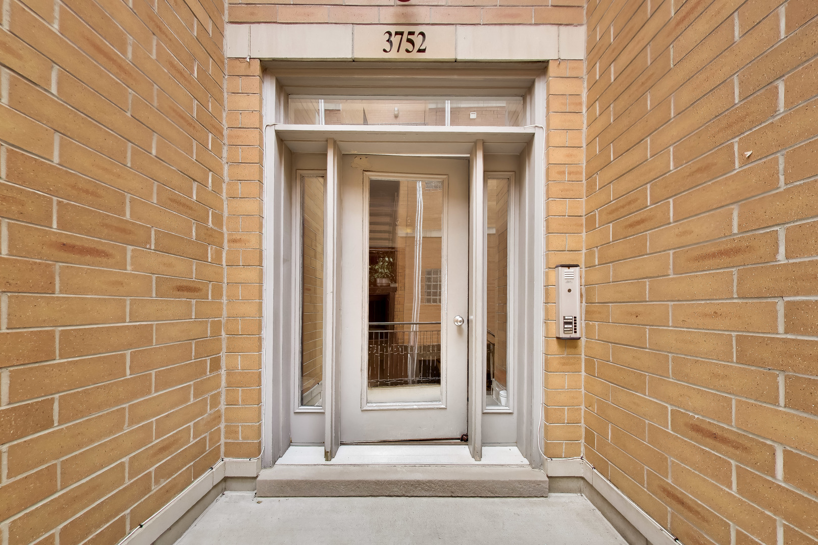 3752 W Leland Avenue Unit: 3S
