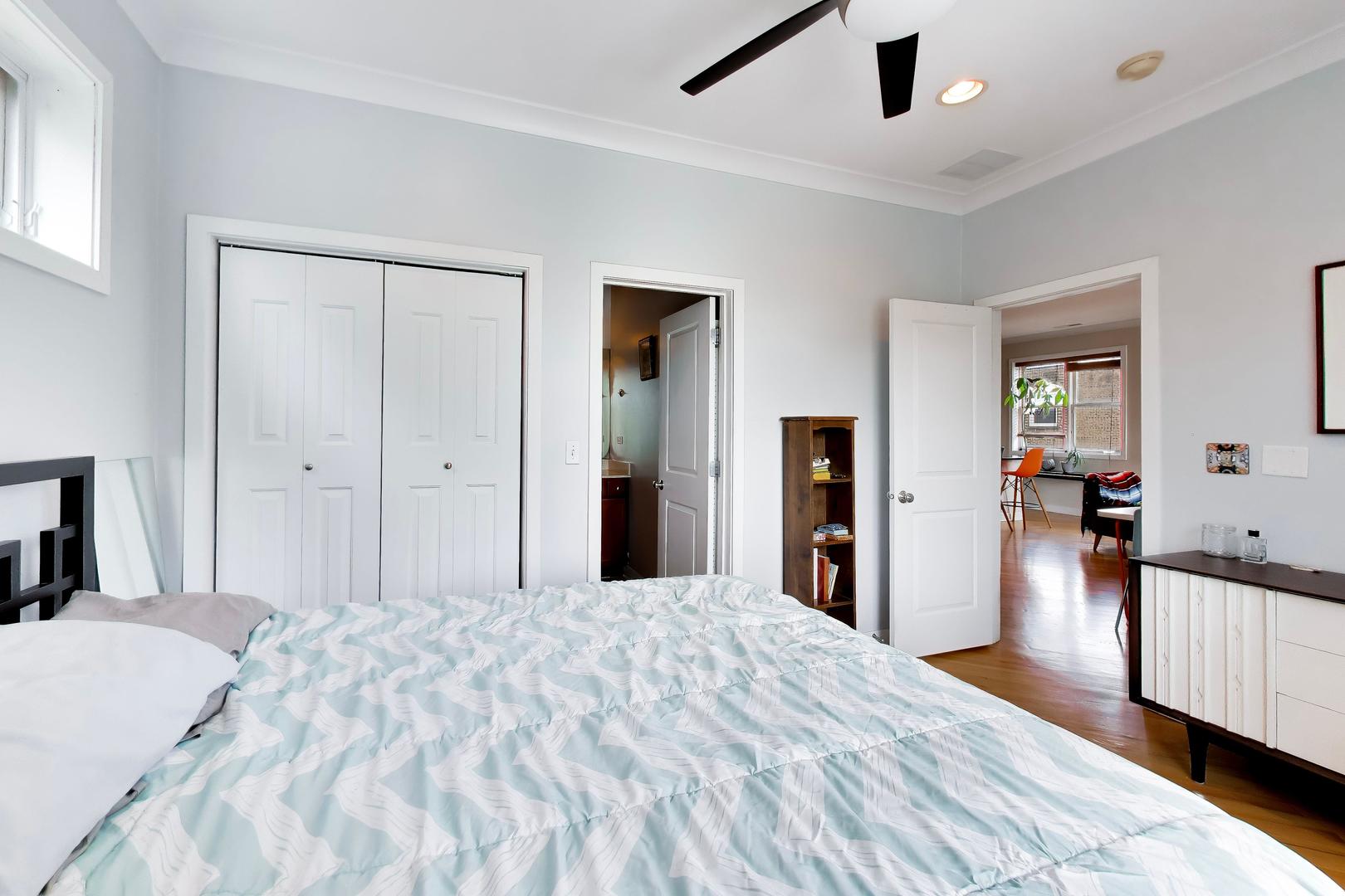 3752 W Leland Avenue Unit: 3S