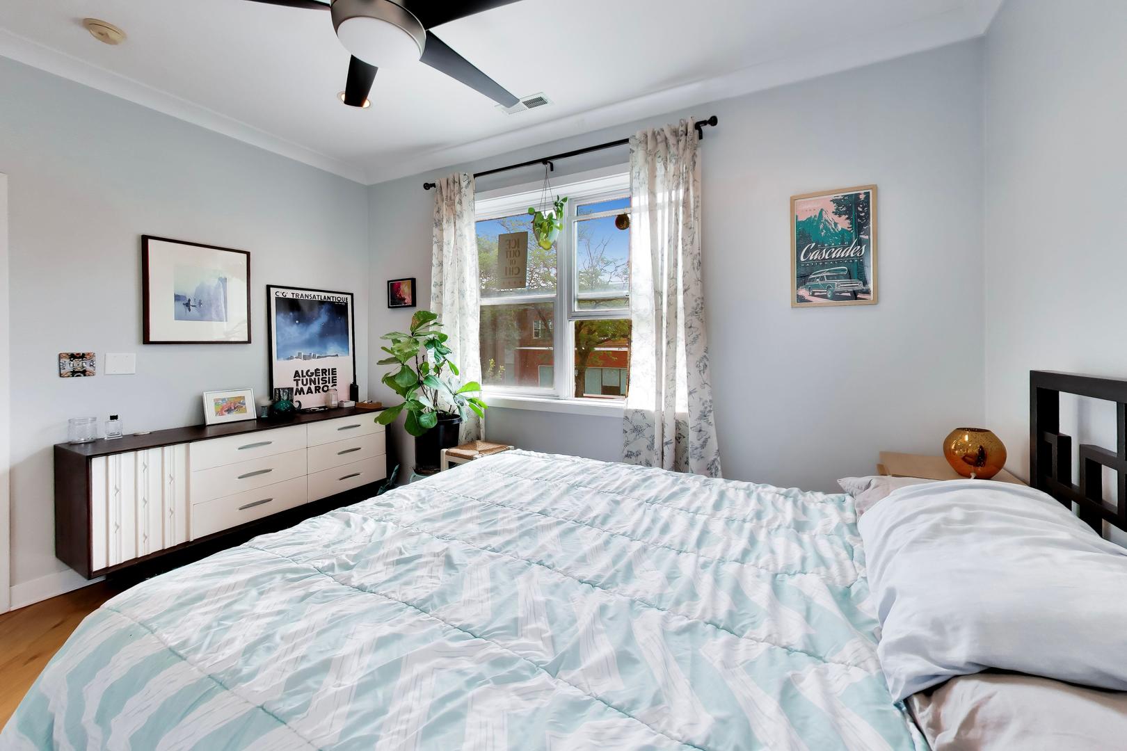 3752 W Leland Avenue Unit: 3S