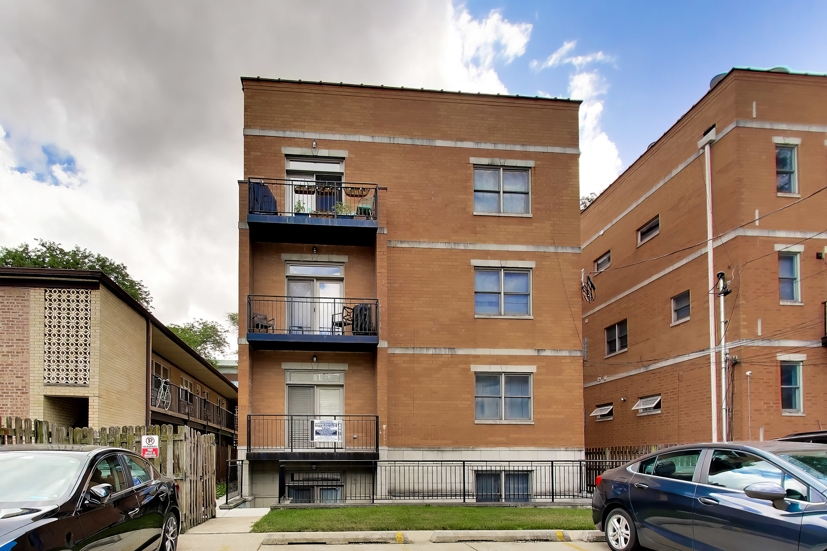 3752 W Leland Avenue Unit: 3S