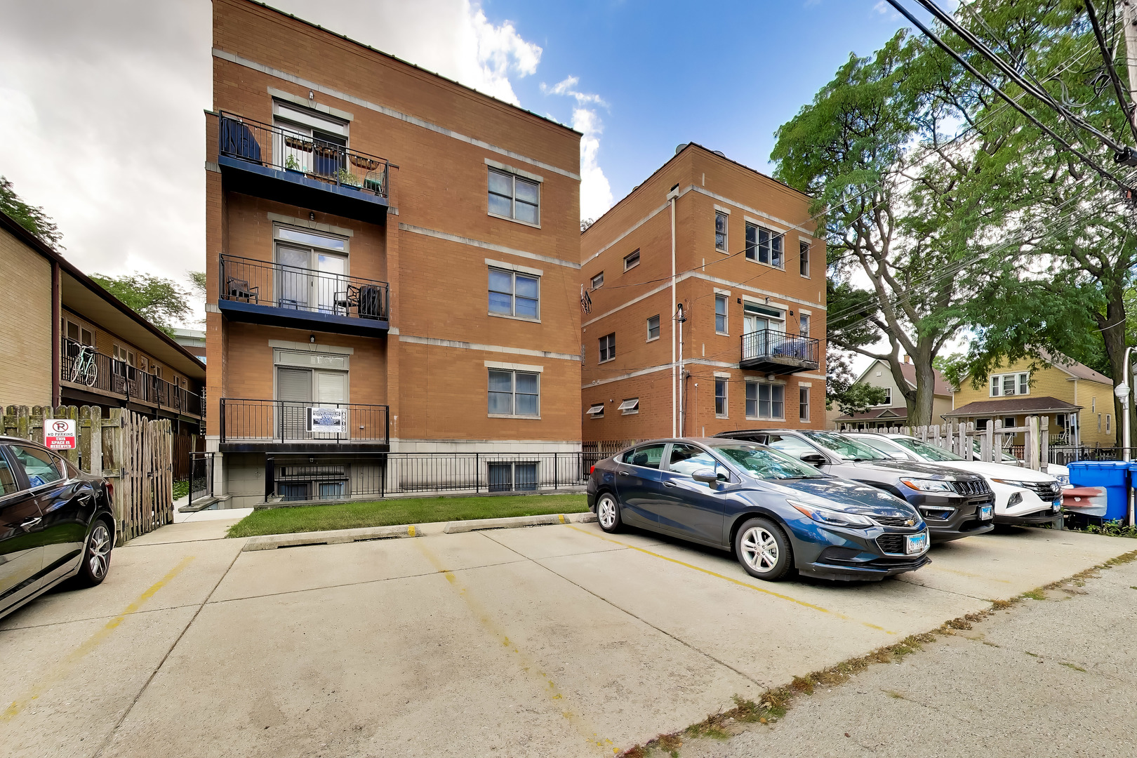3752 W Leland Avenue Unit: 3S