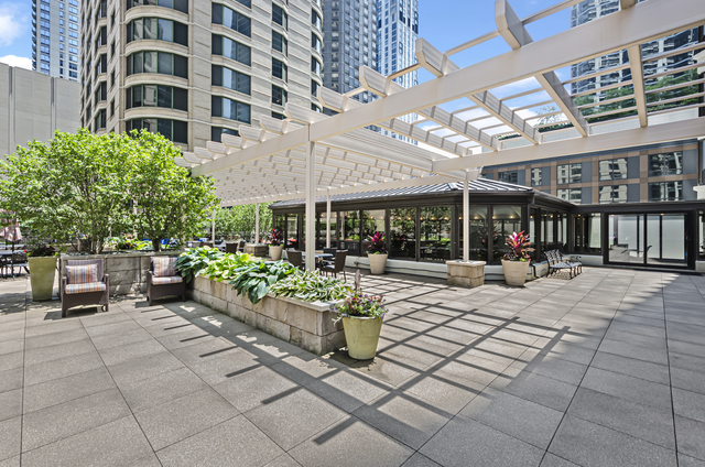 400 E Ohio Street Unit: 3502