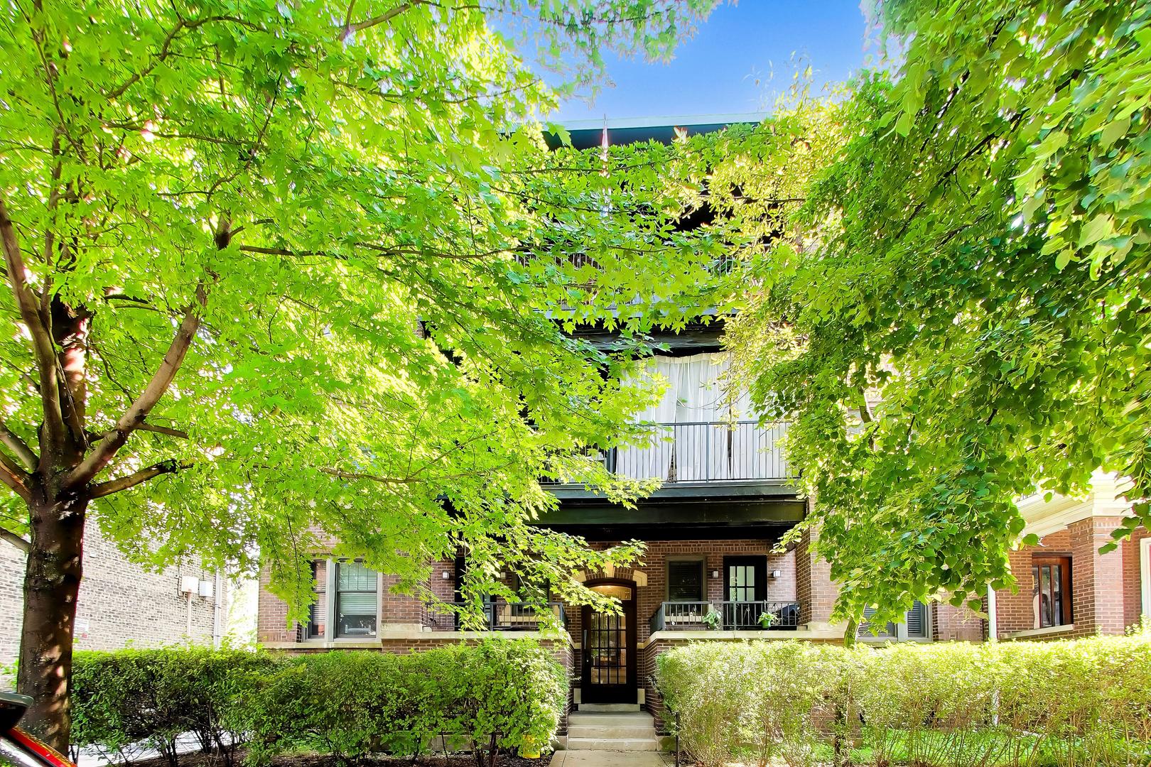 1415 W Rascher Avenue Unit: 302