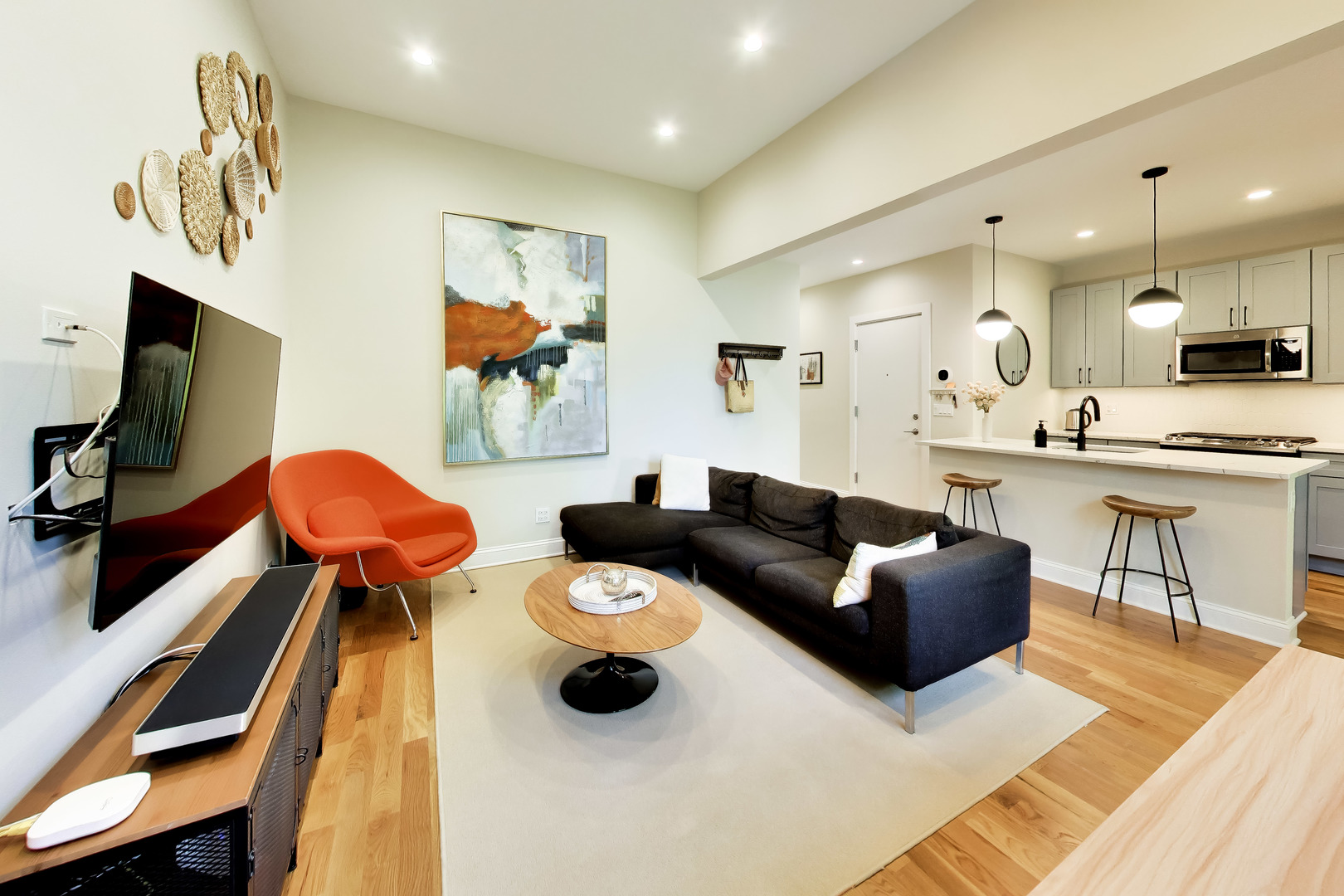 1415 W Rascher Avenue Unit: 302