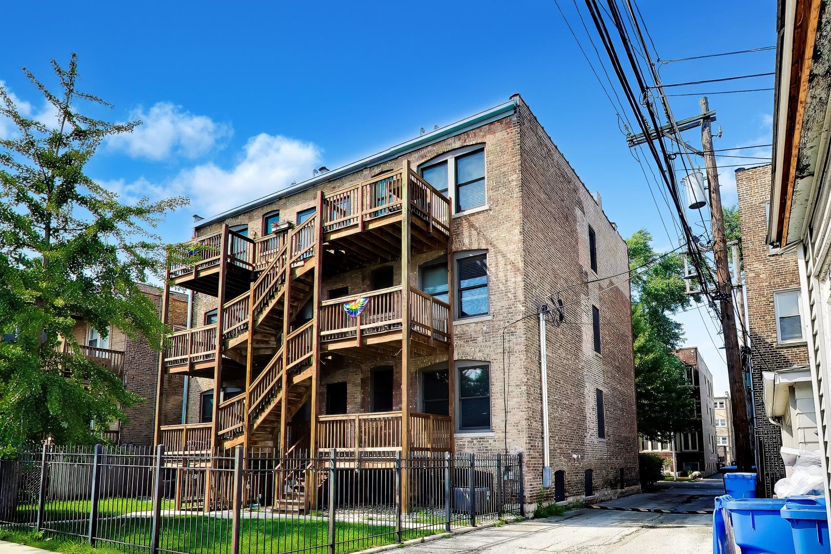 1415 W Rascher Avenue Unit: 302