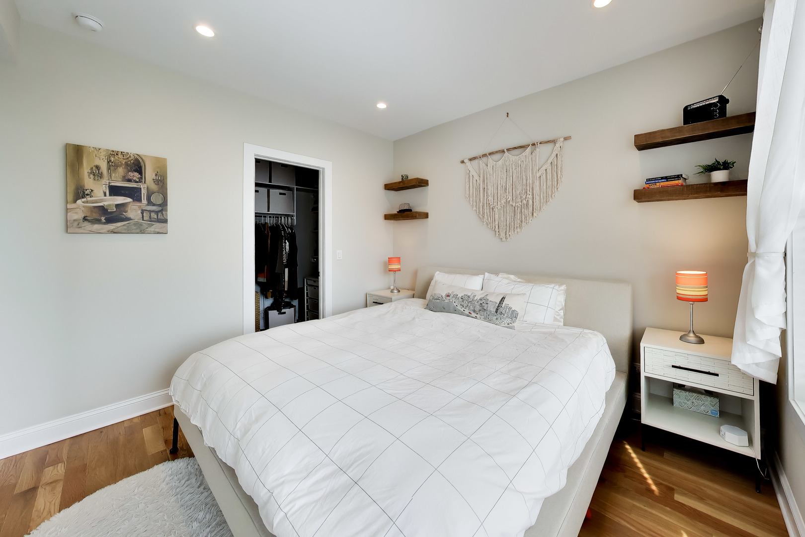 1415 W Rascher Avenue Unit: 302