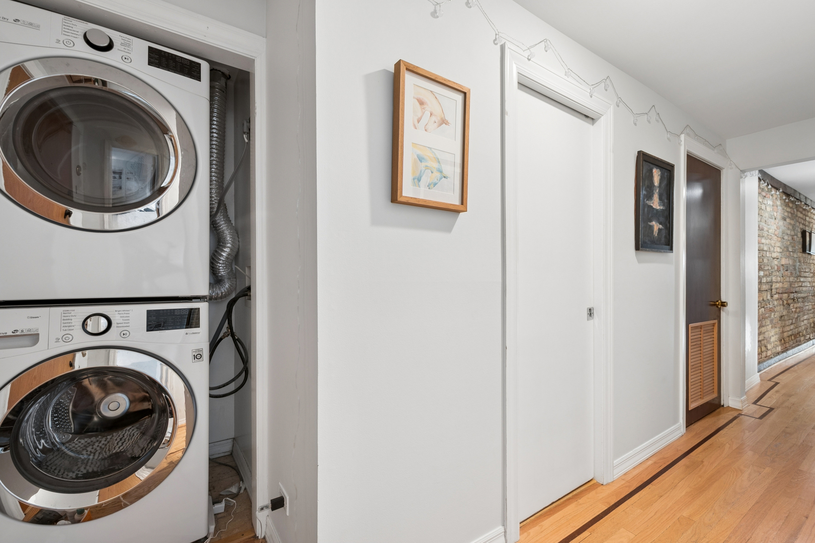 822 Hinman Avenue Unit: 3S