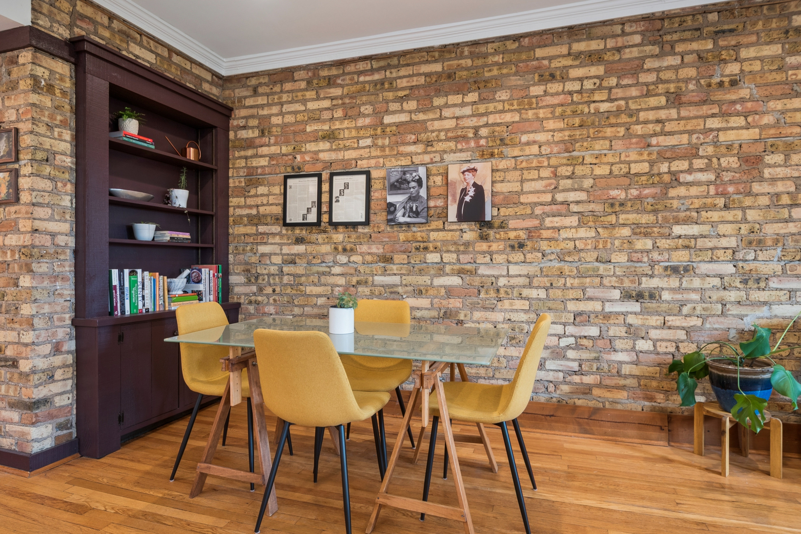 822 Hinman Avenue Unit: 3S