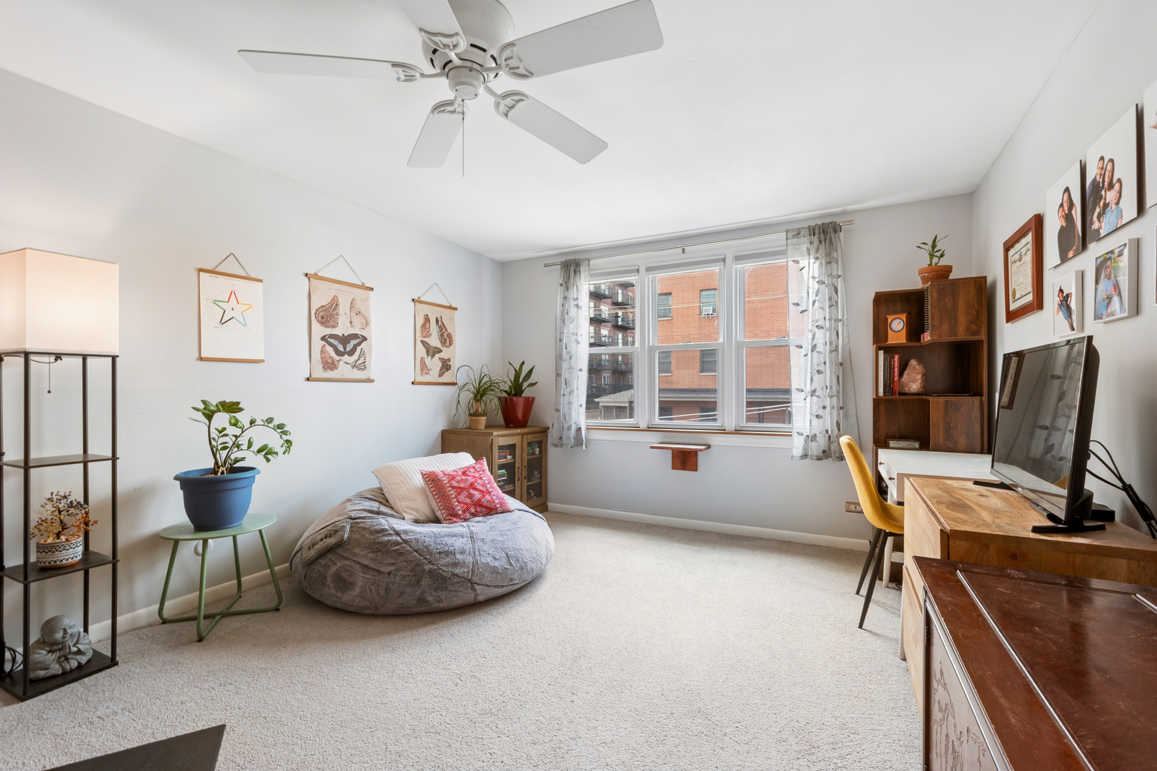 822 Hinman Avenue Unit: 3S
