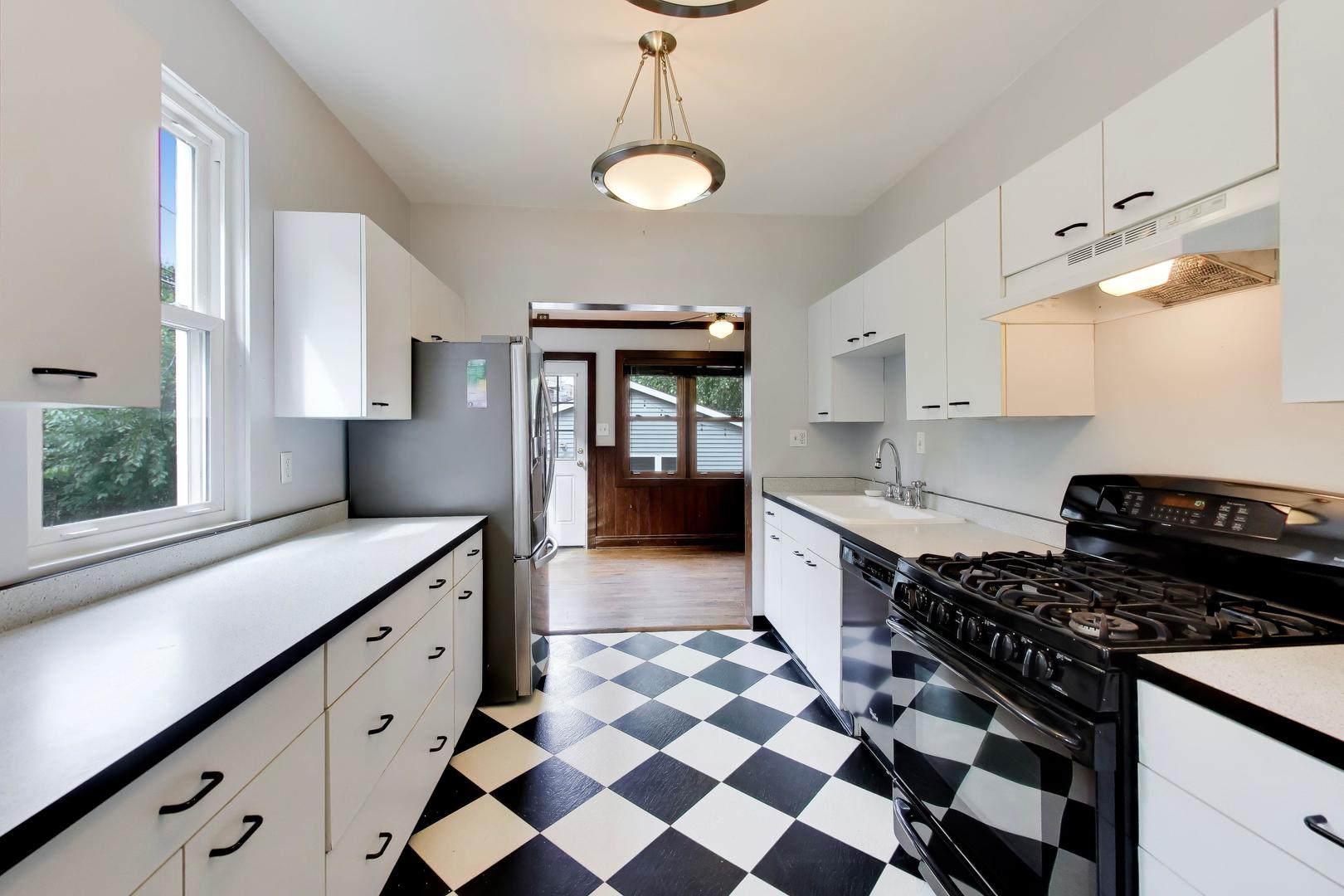 7120 N Ashland Boulevard
