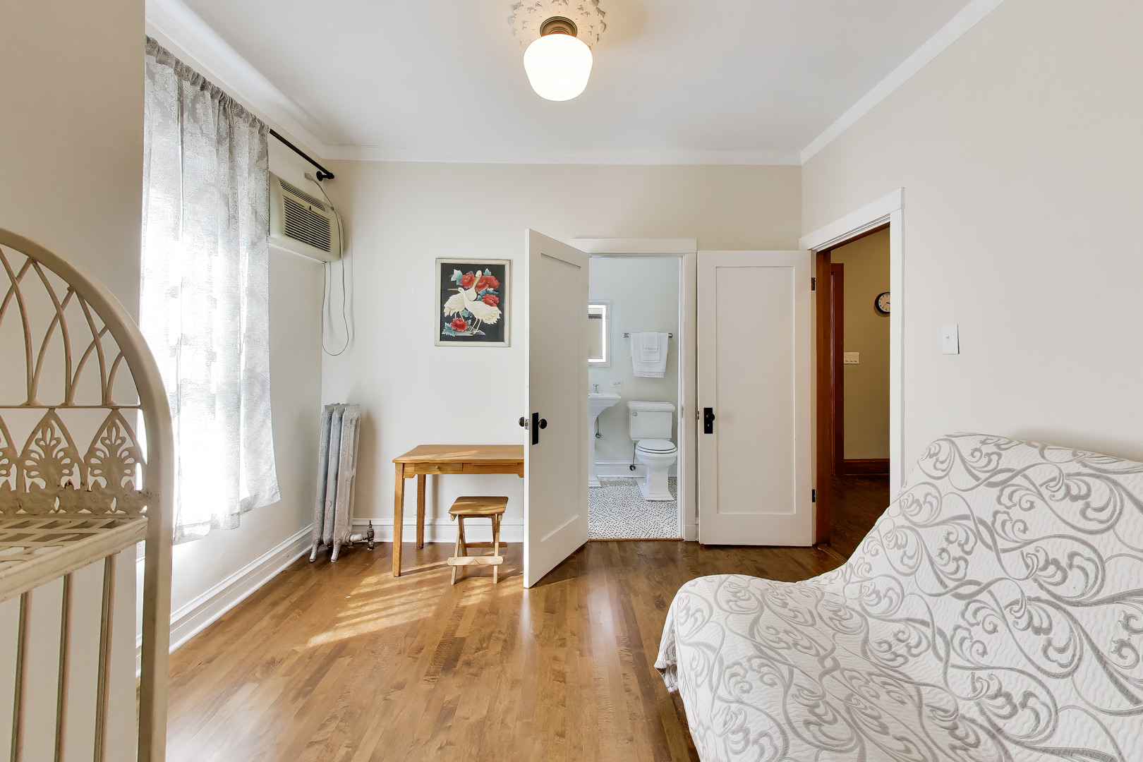 941 W Winona Street Unit: 1W