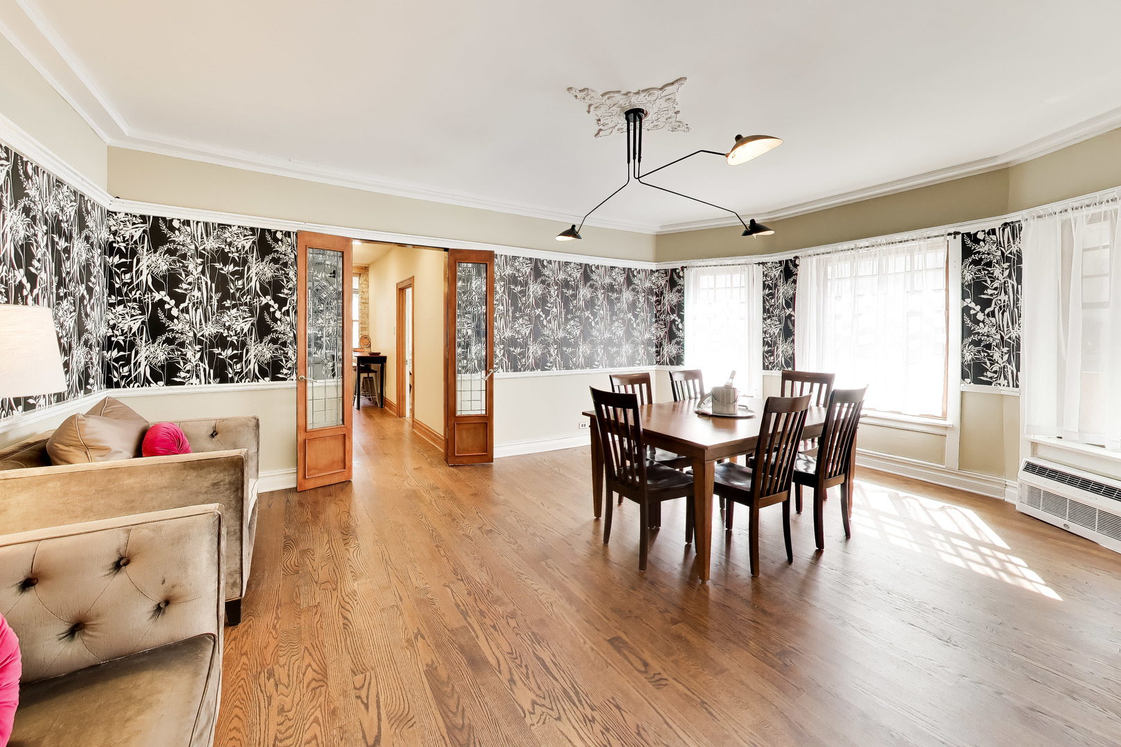 941 W Winona Street Unit: 1W