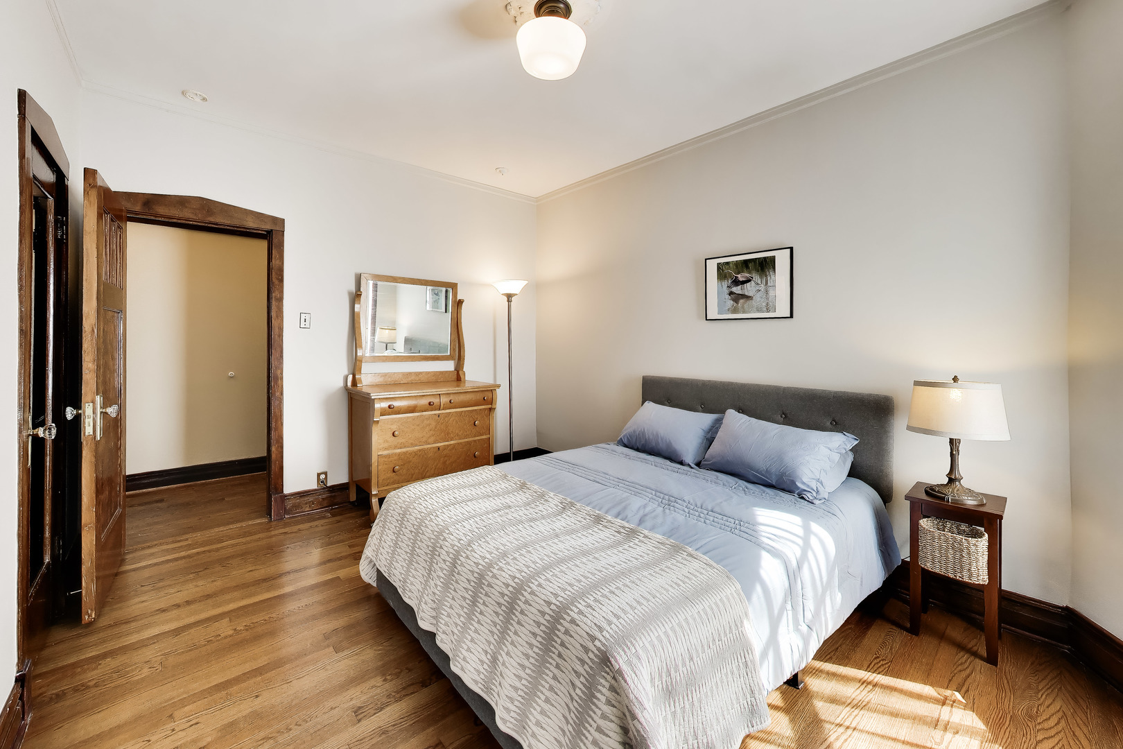 941 W Winona Street Unit: 1W