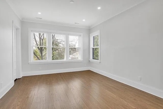 6113 N Karlov Avenue Unit: 2