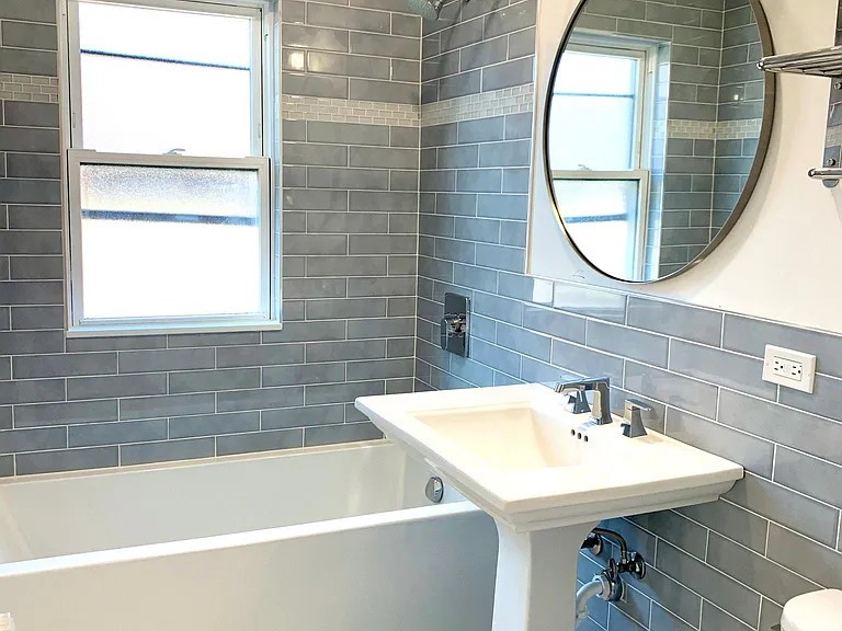6113 N Karlov Avenue Unit: 2