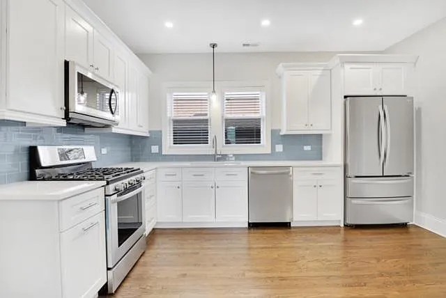 6113 N Karlov Avenue Unit: 2