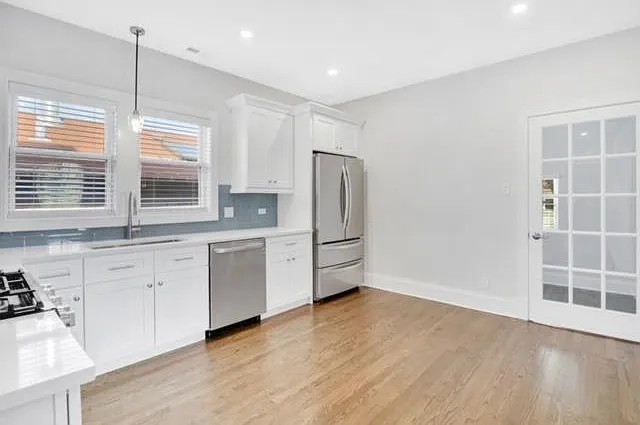6113 N Karlov Avenue Unit: 2