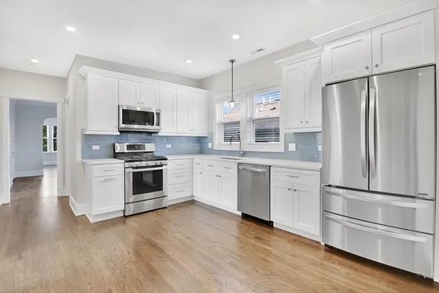 6113 N Karlov Avenue Unit: 2
