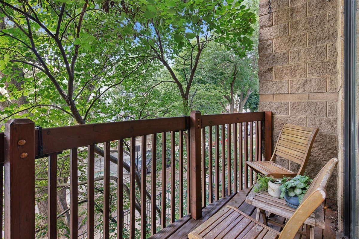 1464 W Grace Street Unit: 2F