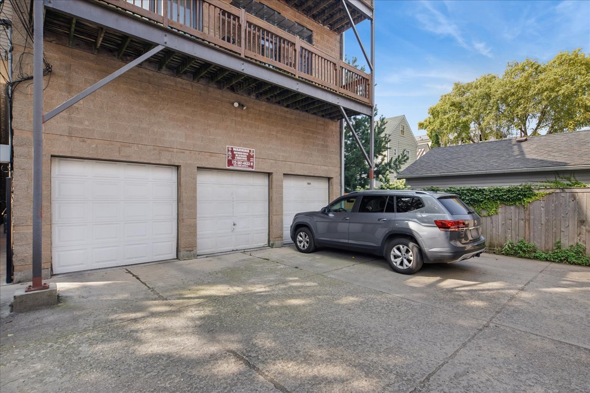 1464 W Grace Street Unit: 2F