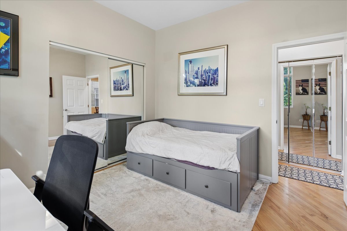 1464 W Grace Street Unit: 2F