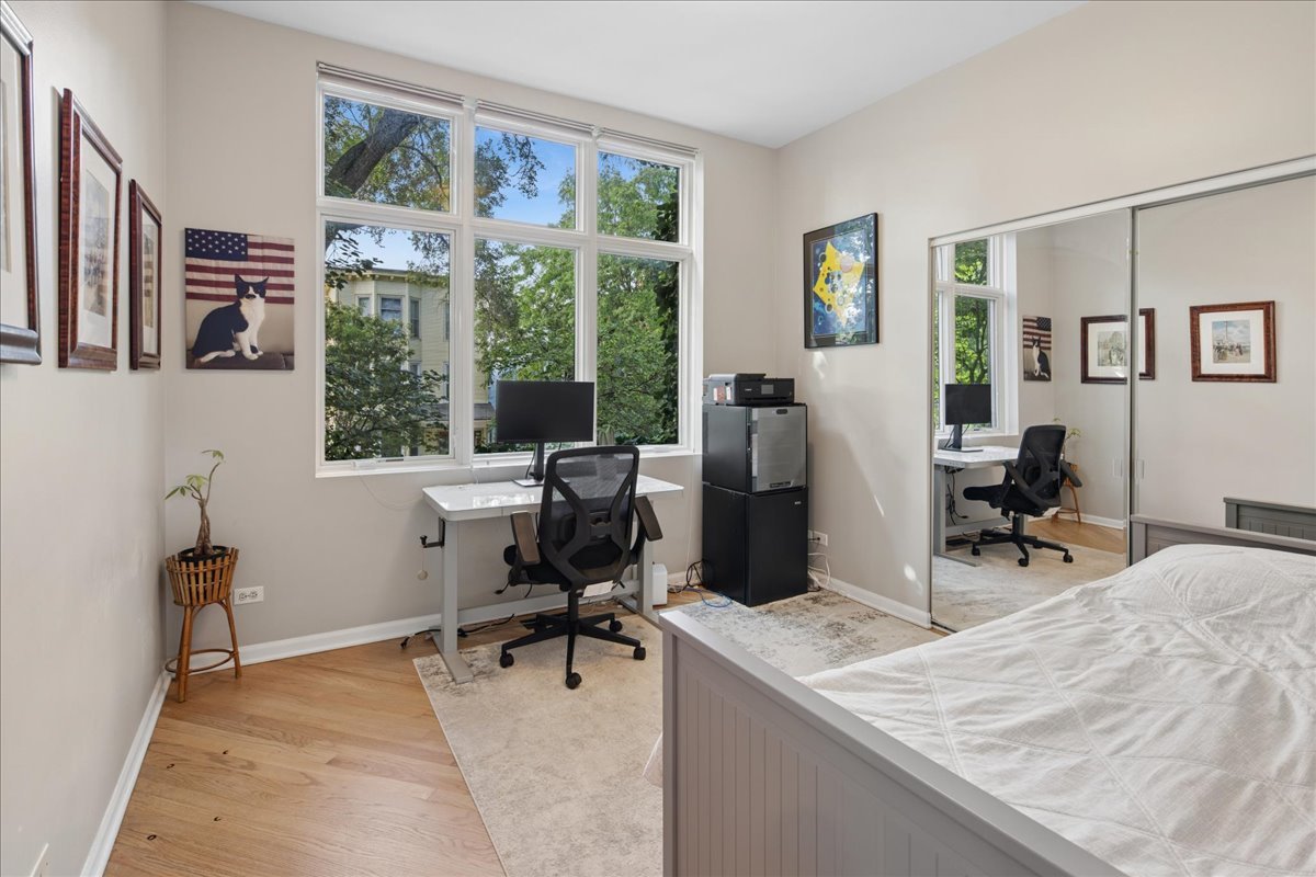 1464 W Grace Street Unit: 2F