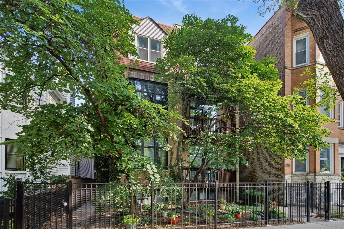 1464 W Grace Street Unit: 2F