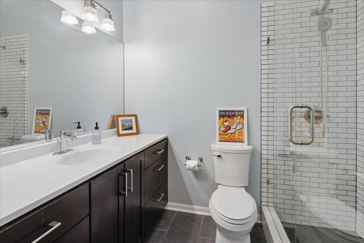 1464 W Grace Street Unit: 2F