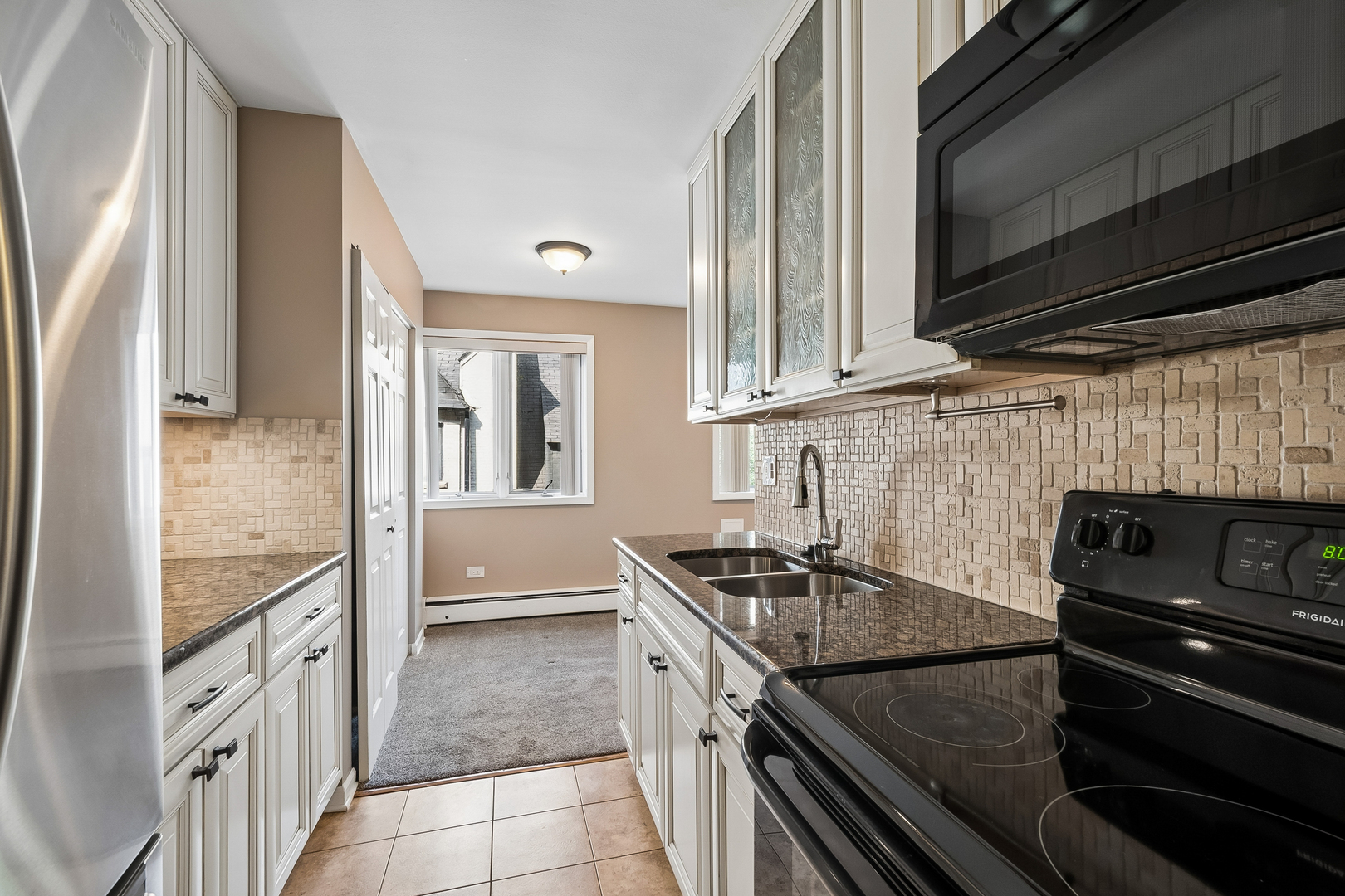 426 W Barry Avenue Unit: 308