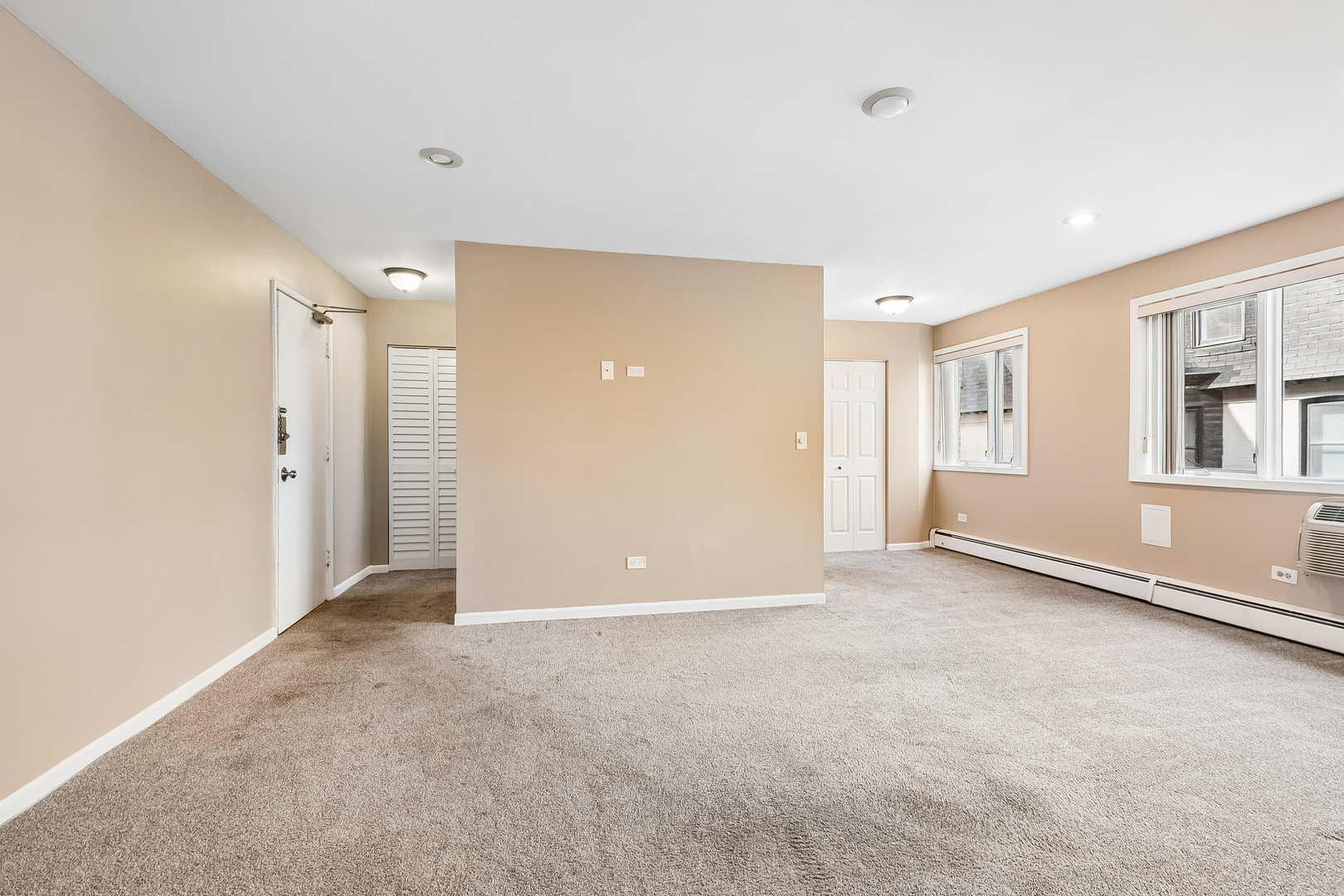 426 W Barry Avenue Unit: 308