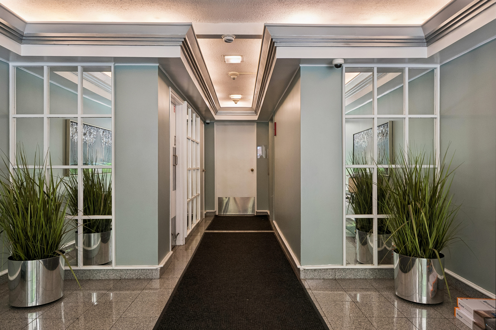 426 W Barry Avenue Unit: 308
