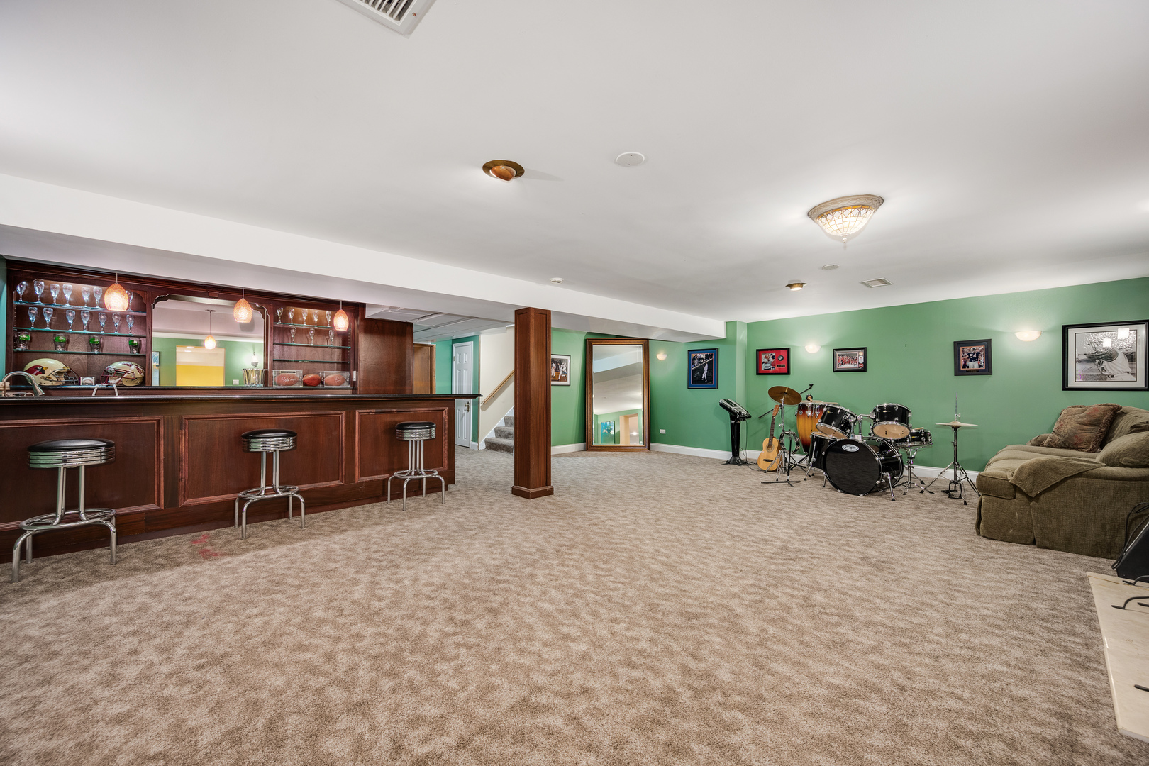2851 W Rascher Avenue