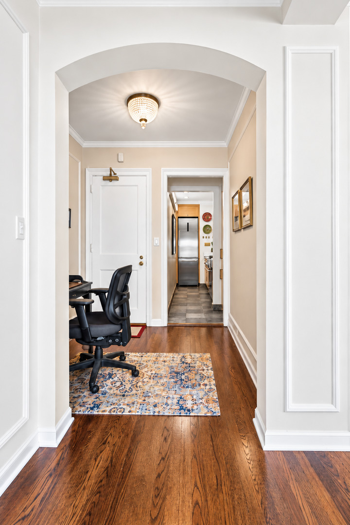 5555 N SHERIDAN Road Unit: 1215A